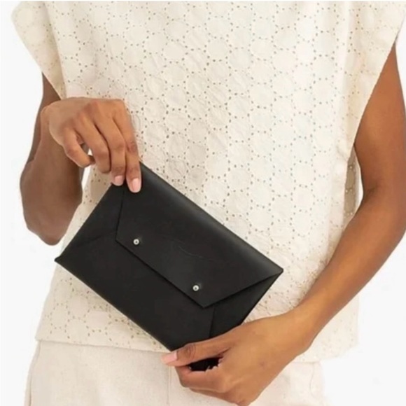 NWT TRIBE ALIVE Envelope Clutch with Dust Bag - Picture 1 of 4
